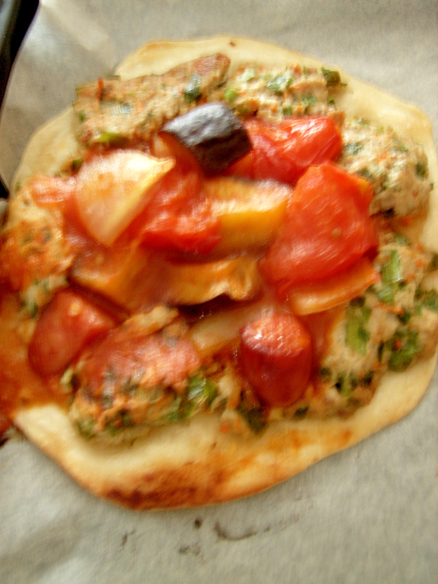 おうちでピザ！　～ラタトゥイユ風トマト味～