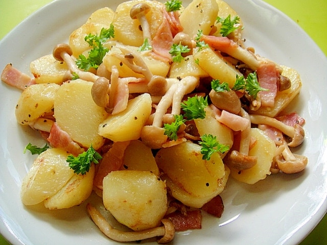 じゃがいもとしめじベーコンのダシダマヨ炒め レシピ・作り方 by