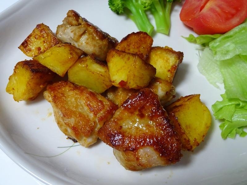 鶏もも肉とじゃが芋のピリ辛炒め