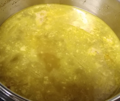 圧力鍋で簡単！鶏がらスープのとりかた