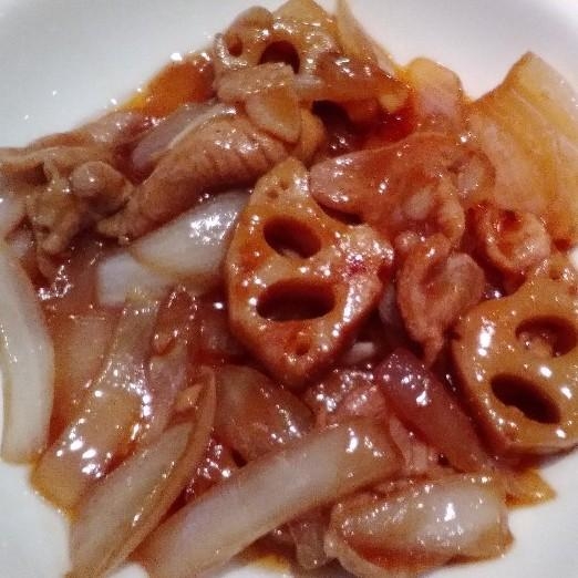 蓮根と玉葱と豚肉の炒め物