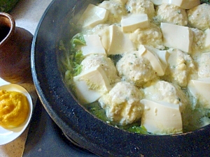 鶏団子と白菜のゆず鍋