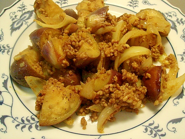 茄子と挽肉のカレー風味炒め