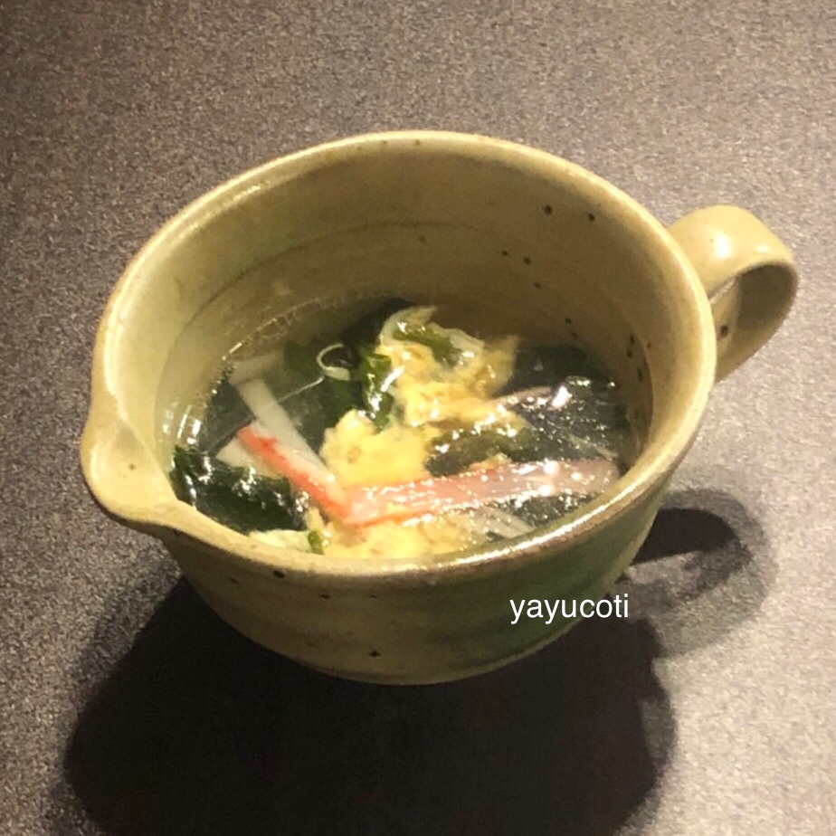 わかめと卵とカニカマの簡単中華スープ