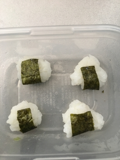 【離乳食後期】軟飯で一口おにぎり