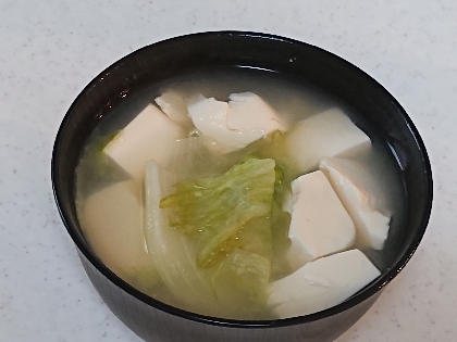 レタスと豆腐のお味噌汁