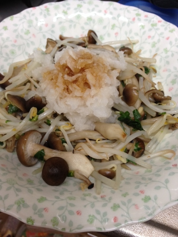 さっぱり食べれる！しめじともやしの大根おろしポン酢 レシピ・作り方