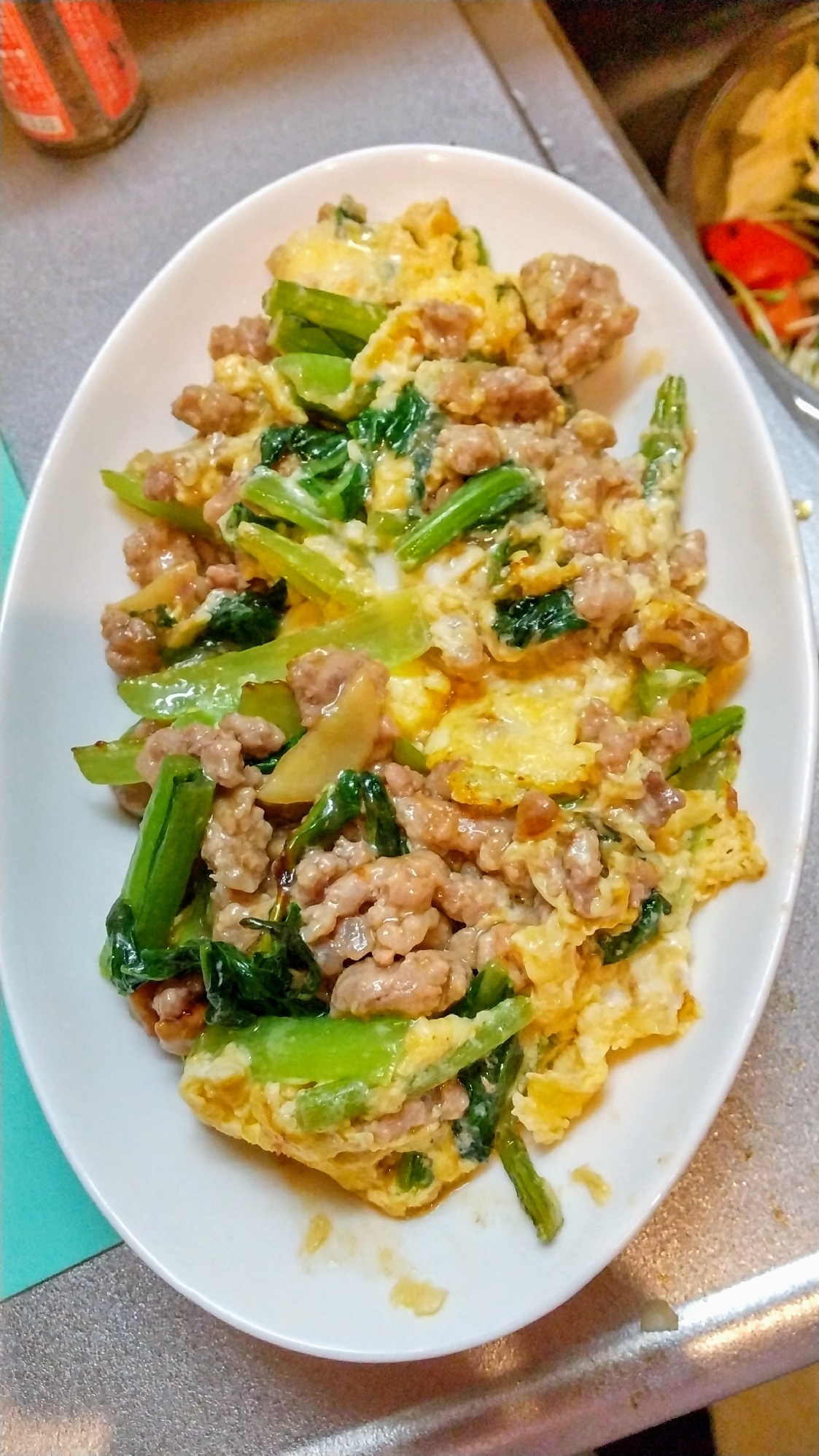 ご飯が進む！焼き肉のタレで挽き肉と小松菜の卵炒め！