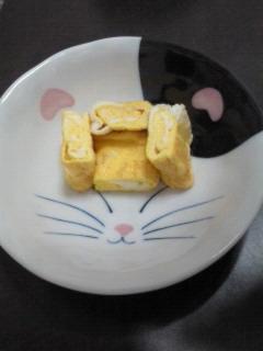 まみちゃん～今日は美味しい卵焼きを猫ちゃんのお皿に入れたよo(^-^)o
気になっていたお目目公開だよ～♪
今日もご馳走さまでした♪