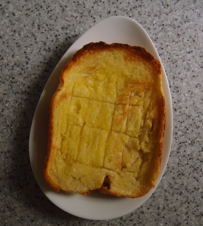厚切りパンでカリッジュワ〜☆バタートースト♪
