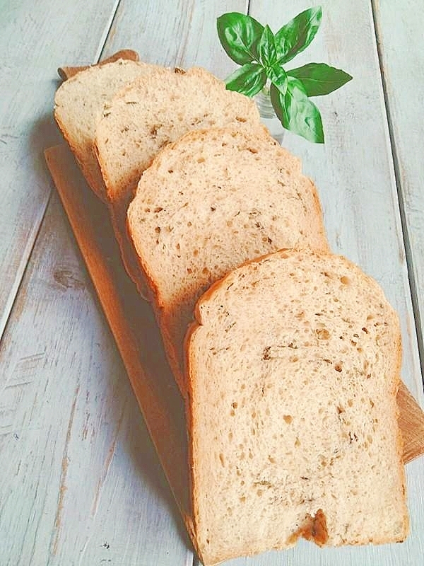 白神こだま酵母＊ＨＢでバジルとオリーブオイルのパン