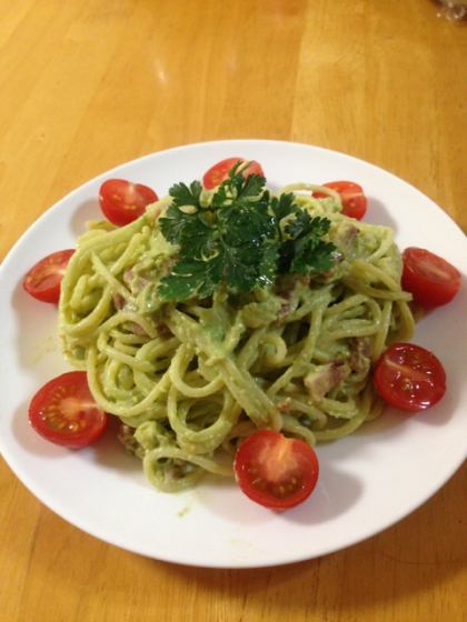 アボカド大好きな私、初めてアボカドパスタを作りました。主人も美味しいって言ってくれました。レシピ〜ありがとう(=^ェ^=)