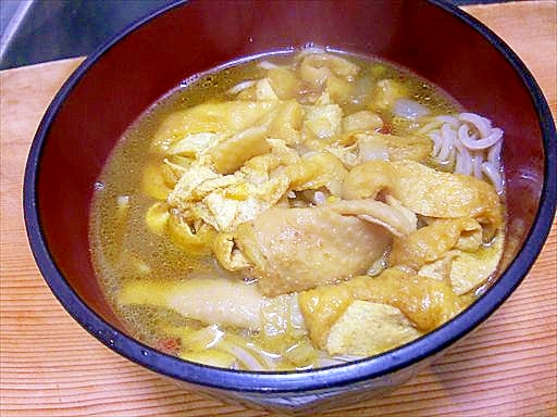 鶏皮と油揚げのカレーそば