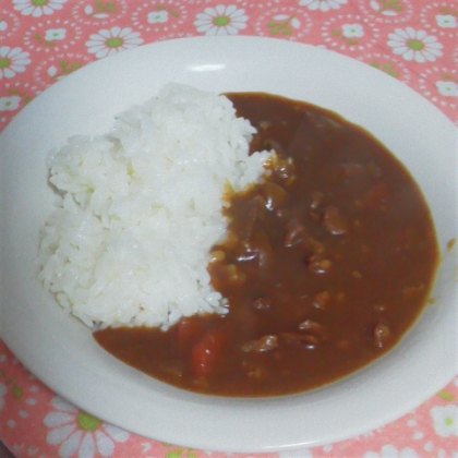 実にsimpleなカレーにニンニクで隠し味