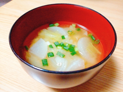 白菜・大根・えのきの味噌汁