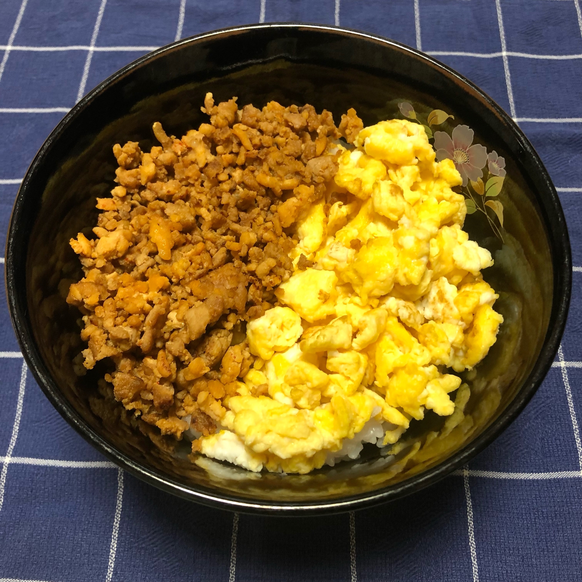 【時短簡単】　二色丼　焼肉のタレ