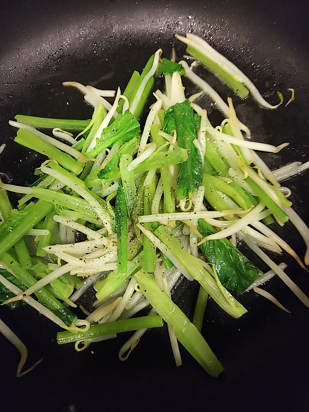 小松菜ともやしのパクチー炒め レシピ 作り方 By 櫻井愛 楽天レシピ 小松菜ともやしのパクチー炒め レシピ 作り方 By 櫻井愛 楽天レシピ