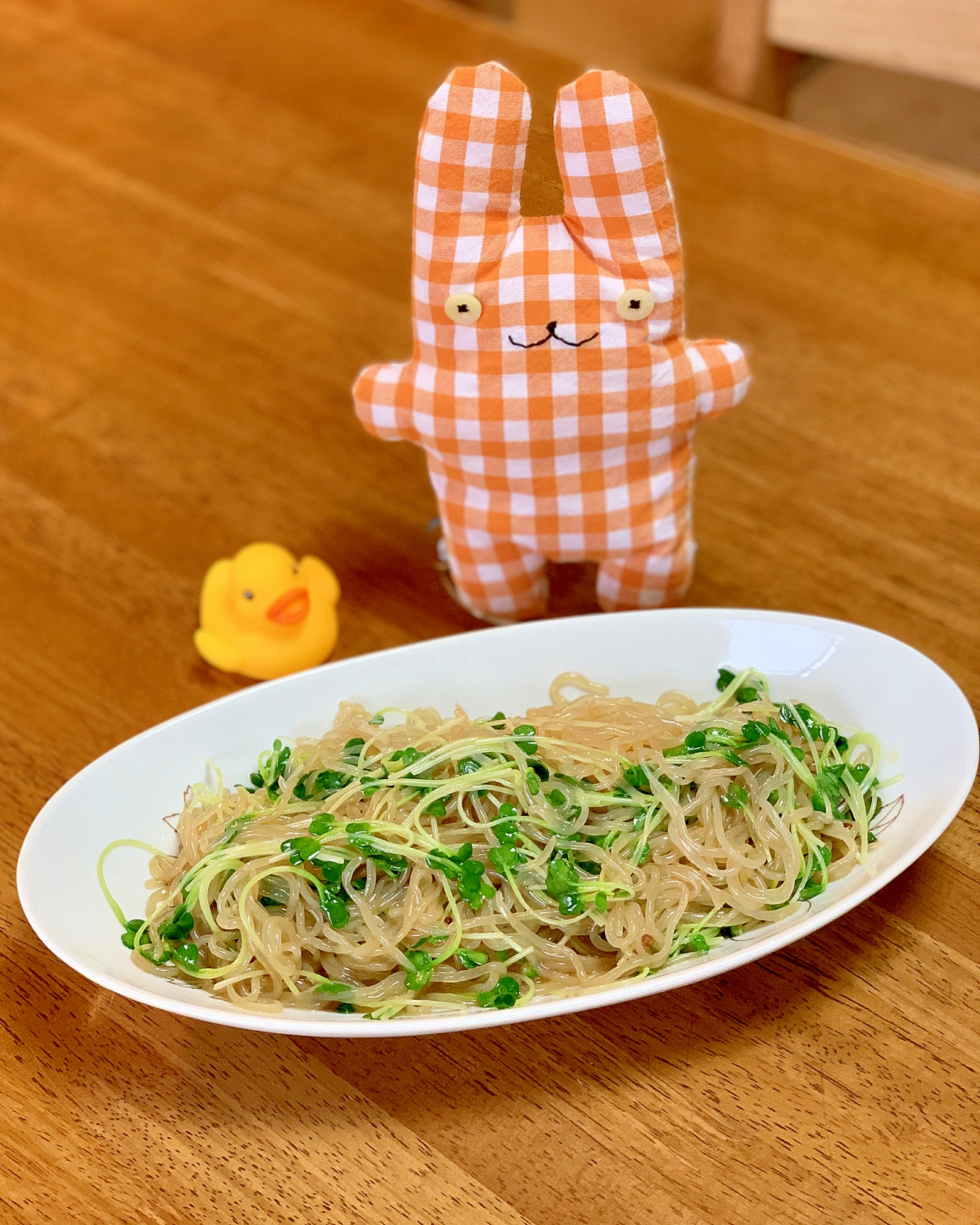 コスパ良くて簡単♪しらたきとカイワレのごま油炒め