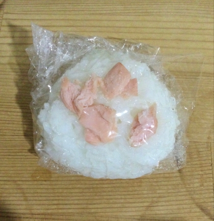 ふりかけおにぎり（ツナマヨ）✧˖°