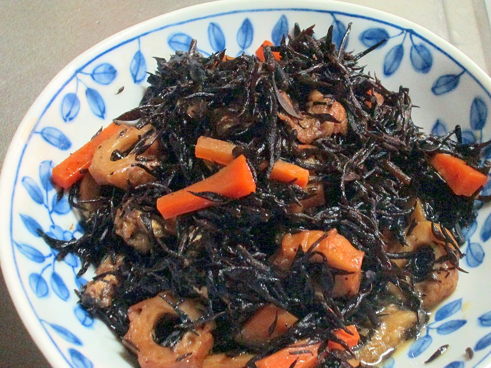 生なのですぐ出来る♪生ひじきの煮物