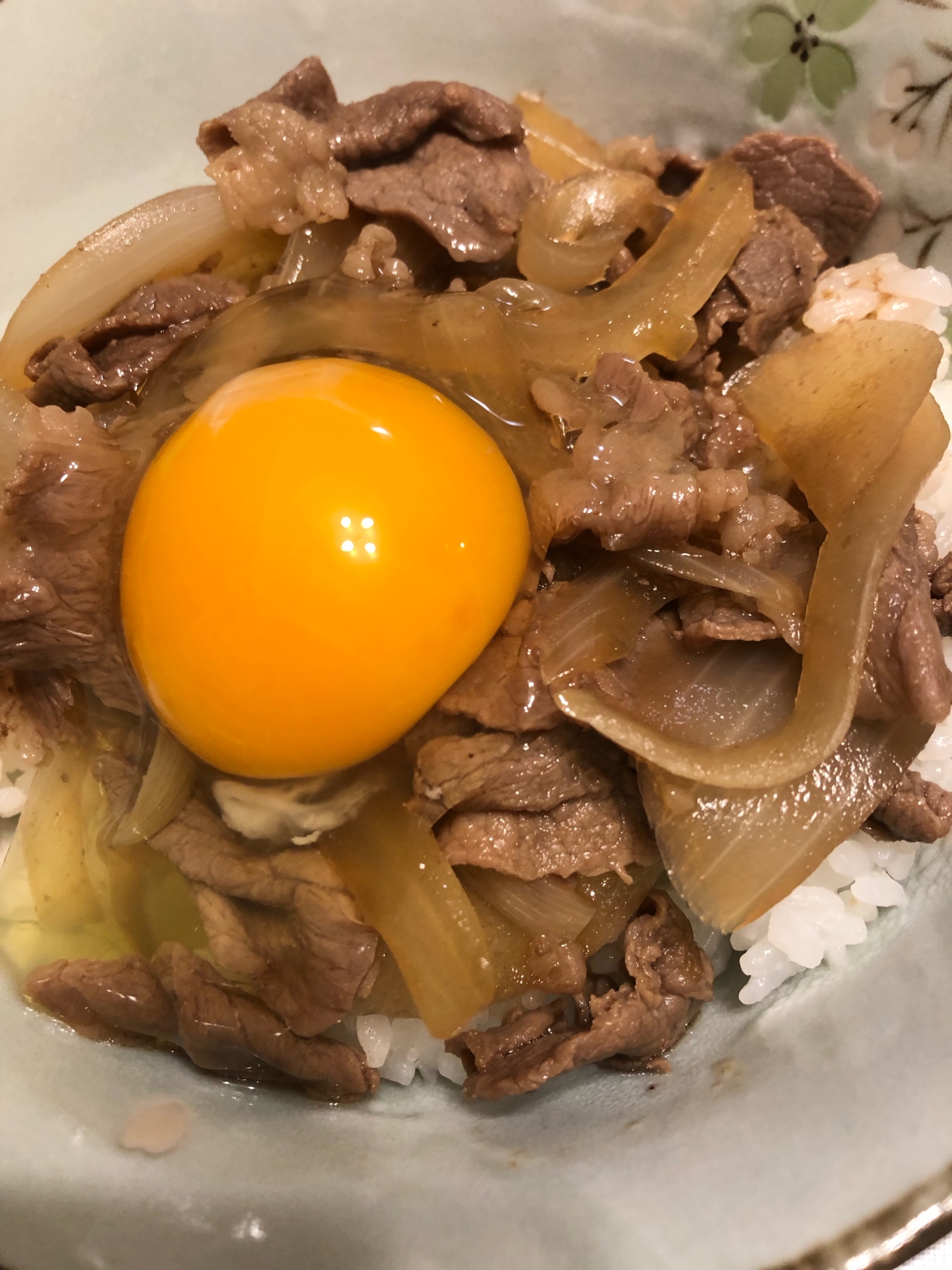 牛丼(焼肉のたれ味・卵のせ)