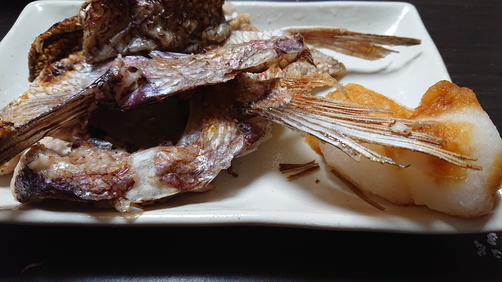 簡単！鯛のカマ焼き！大根おろしを添えて！