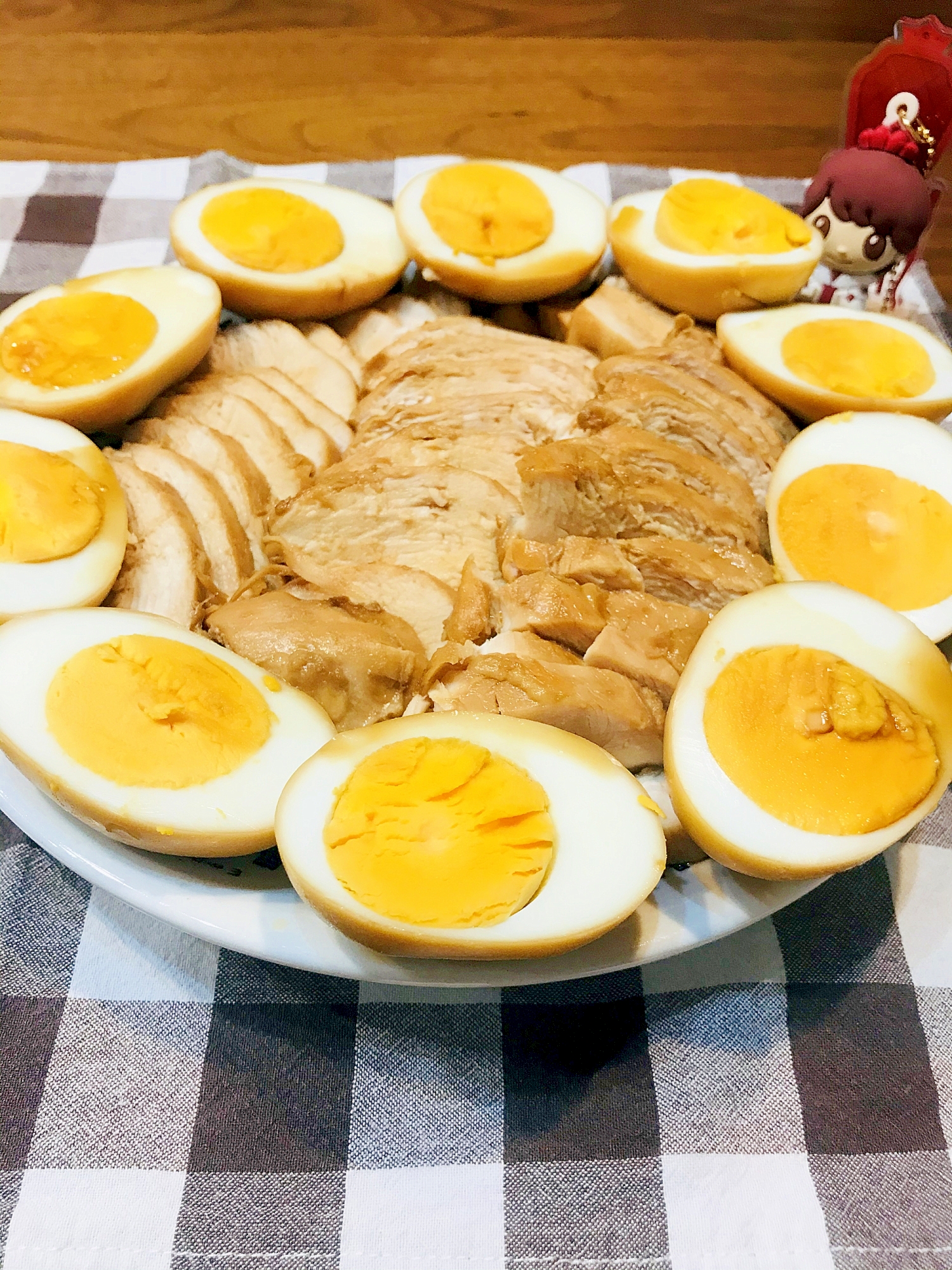 簡単夕飯！フライパンで鶏胸肉のチャーシュー&煮卵