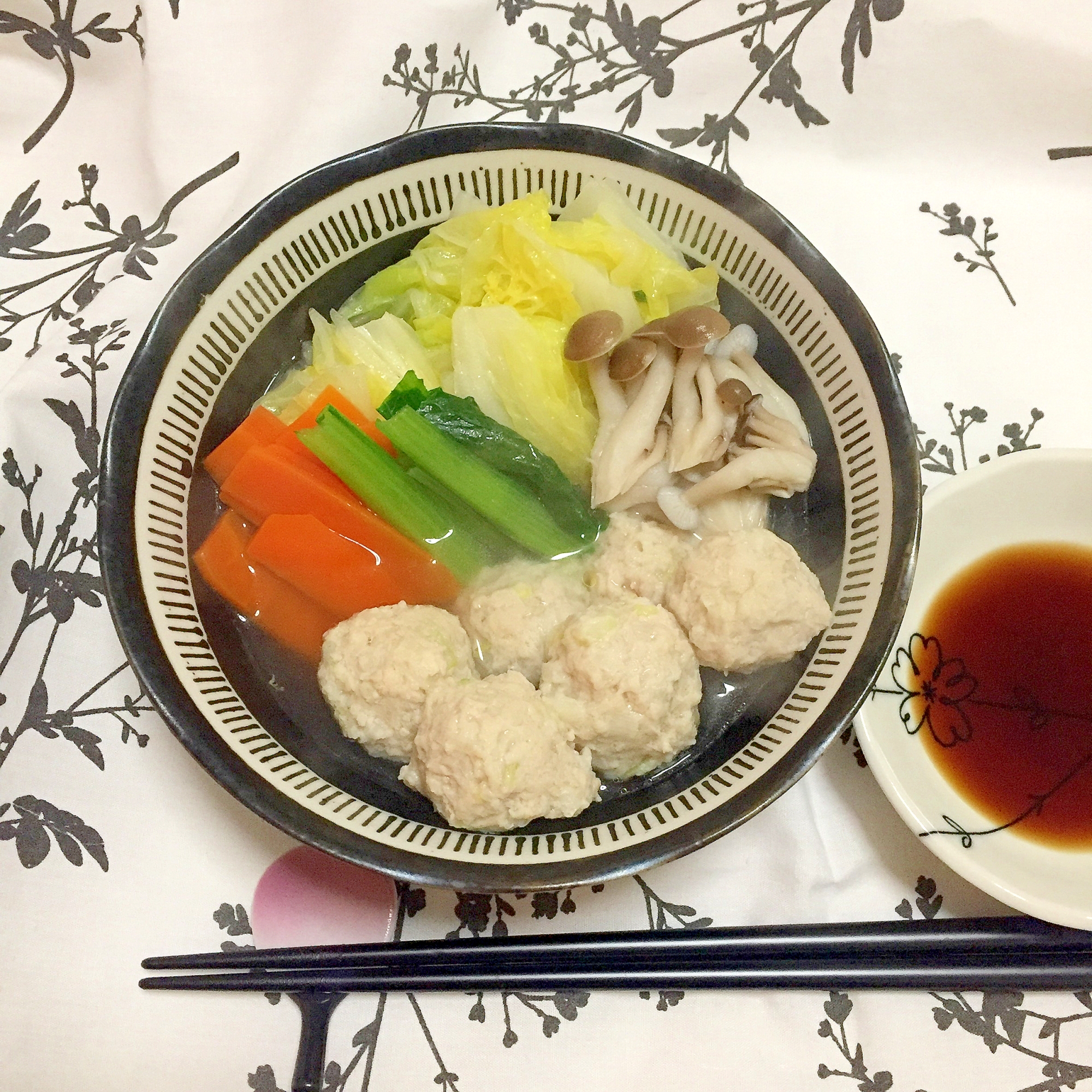 生姜入り肉団子と野菜の水炊き♪