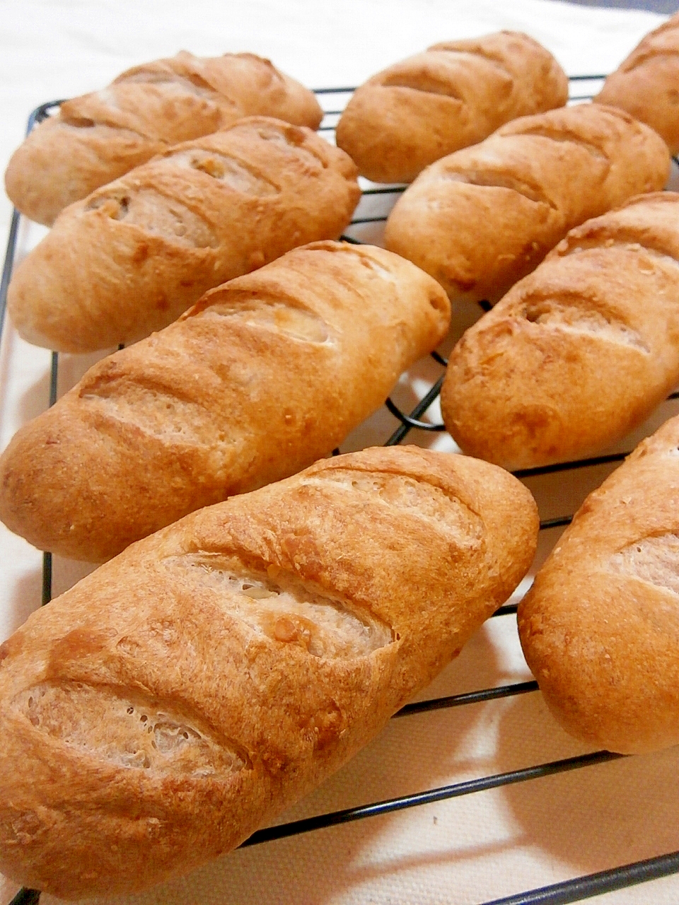 HB使用。はちみつ生姜のフランスパン(くるみ入り)