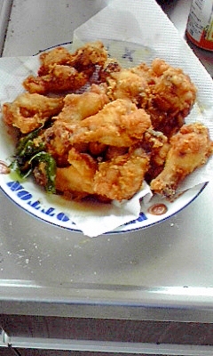 簡単鳥の唐揚げ おいしい手羽元 お弁当にもオススメ レシピ 作り方 By かも00 楽天レシピ