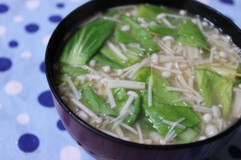 シャキシャキ青梗菜とエノキのお味噌汁★