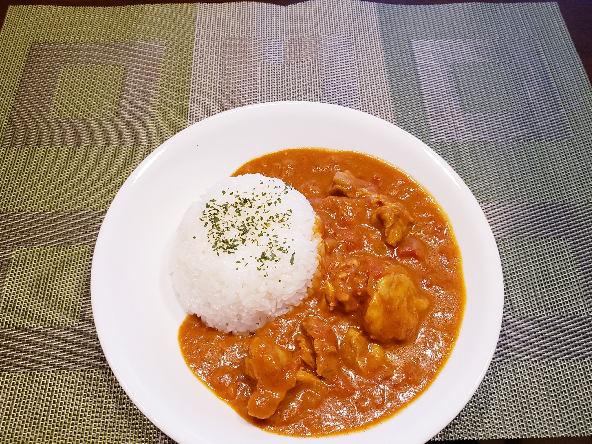 カレー粉だけでも本格的！バターチキンカレー