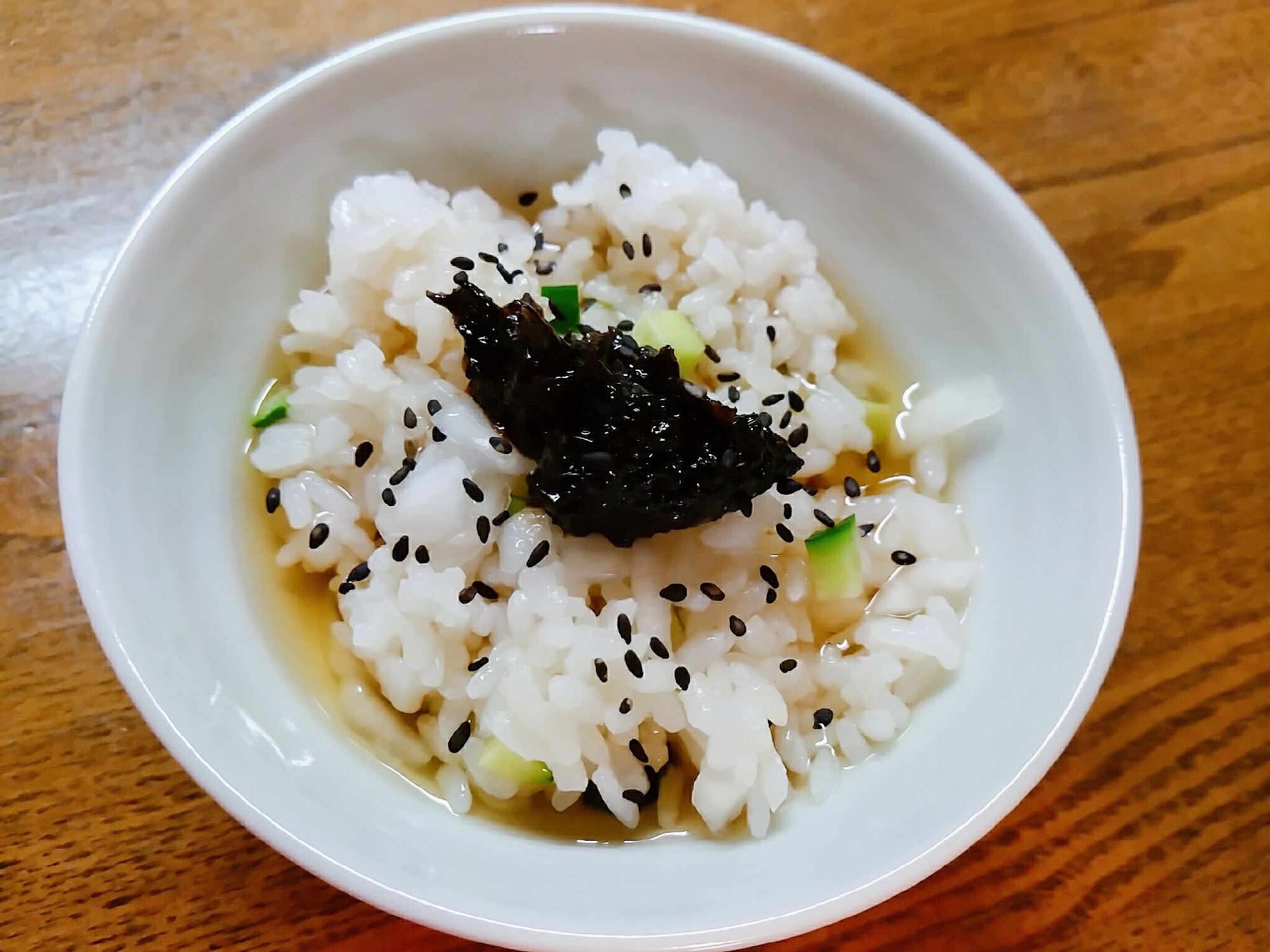 胡瓜と玉ねぎの寿司飯岩のり茶漬け