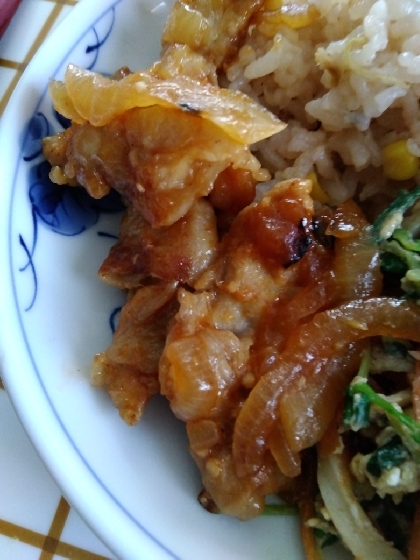 豚肉と玉ねぎのケチャップソース炒め
