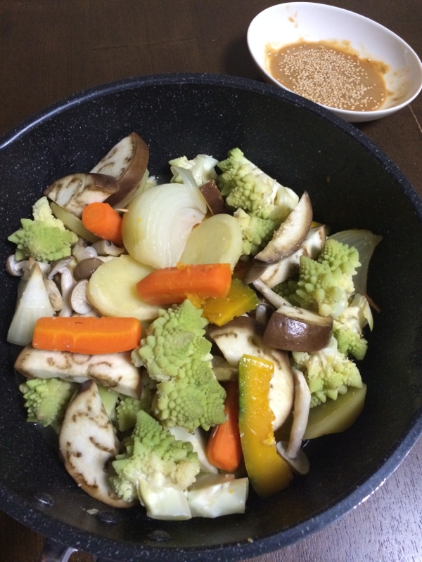 野菜と鶏肉のオイル蒸し