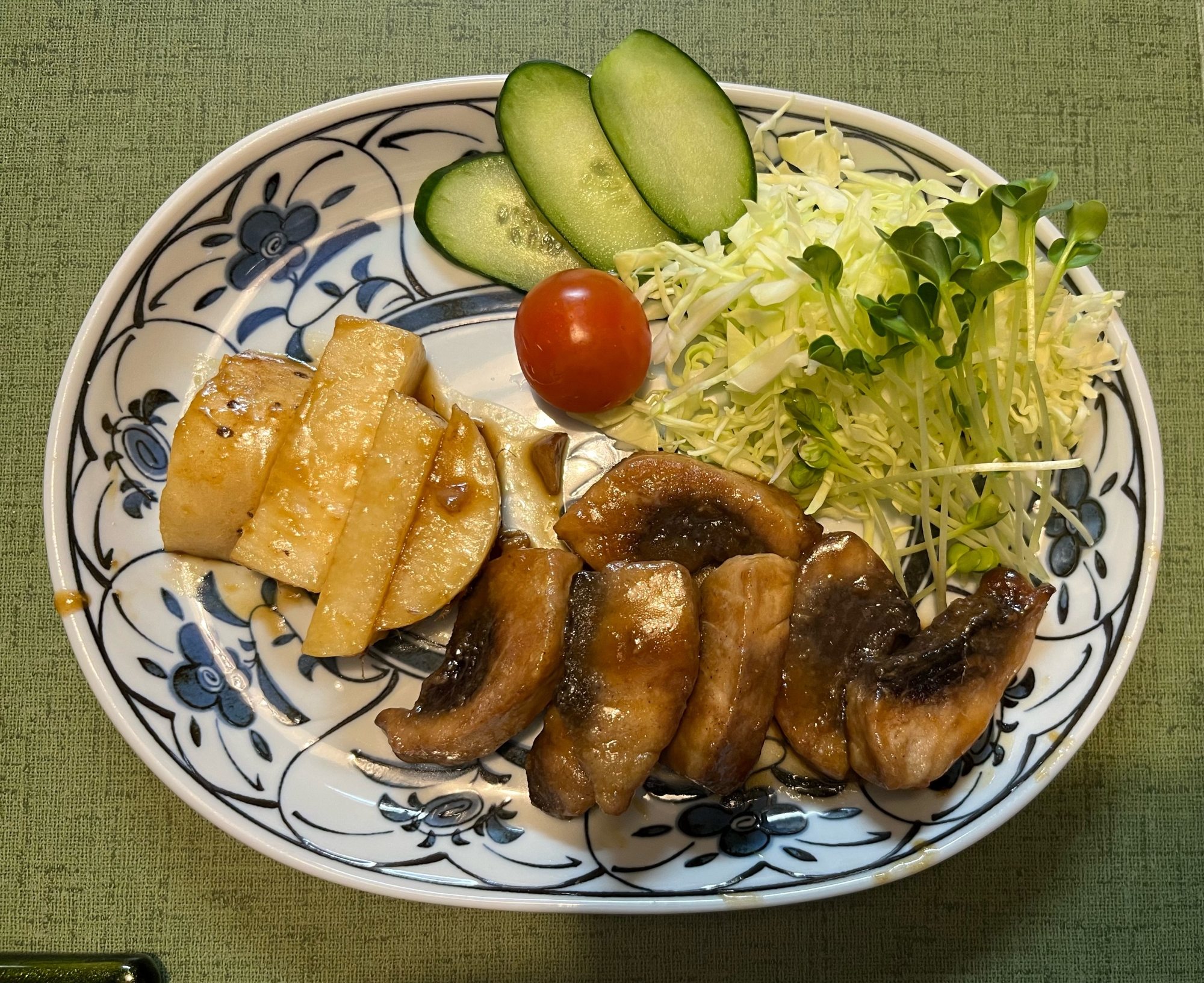 マグロの血合いと長芋のニンニク生姜焼き