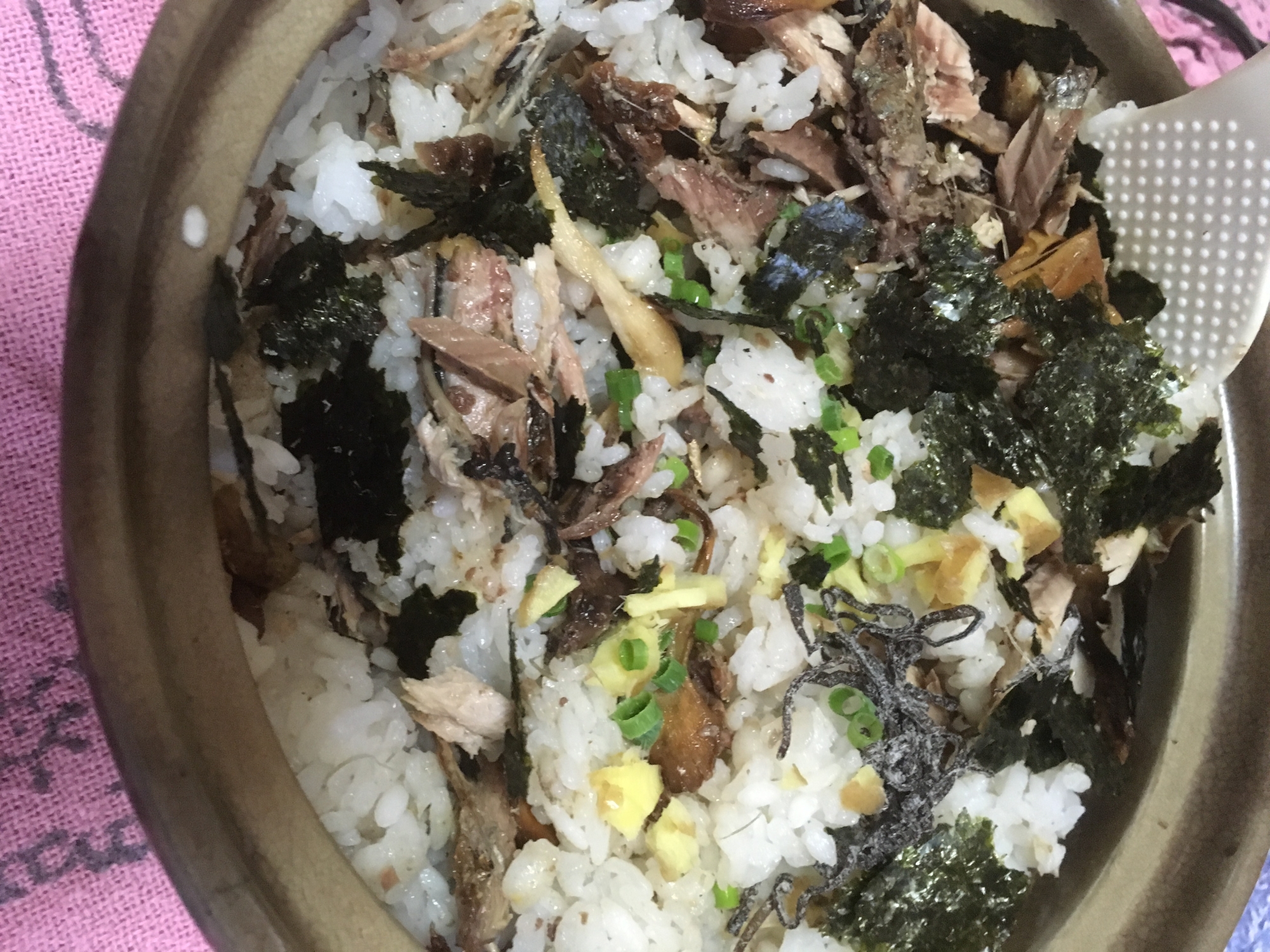 秋を味わう★秋刀魚と舞茸の土鍋で混ぜごはん