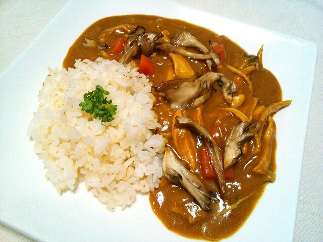 圧力鍋で簡単♪舞茸とほぐしチキンカレー♡