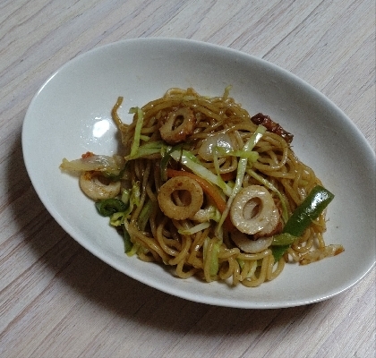 ちくわとパプリカのソース焼きそば