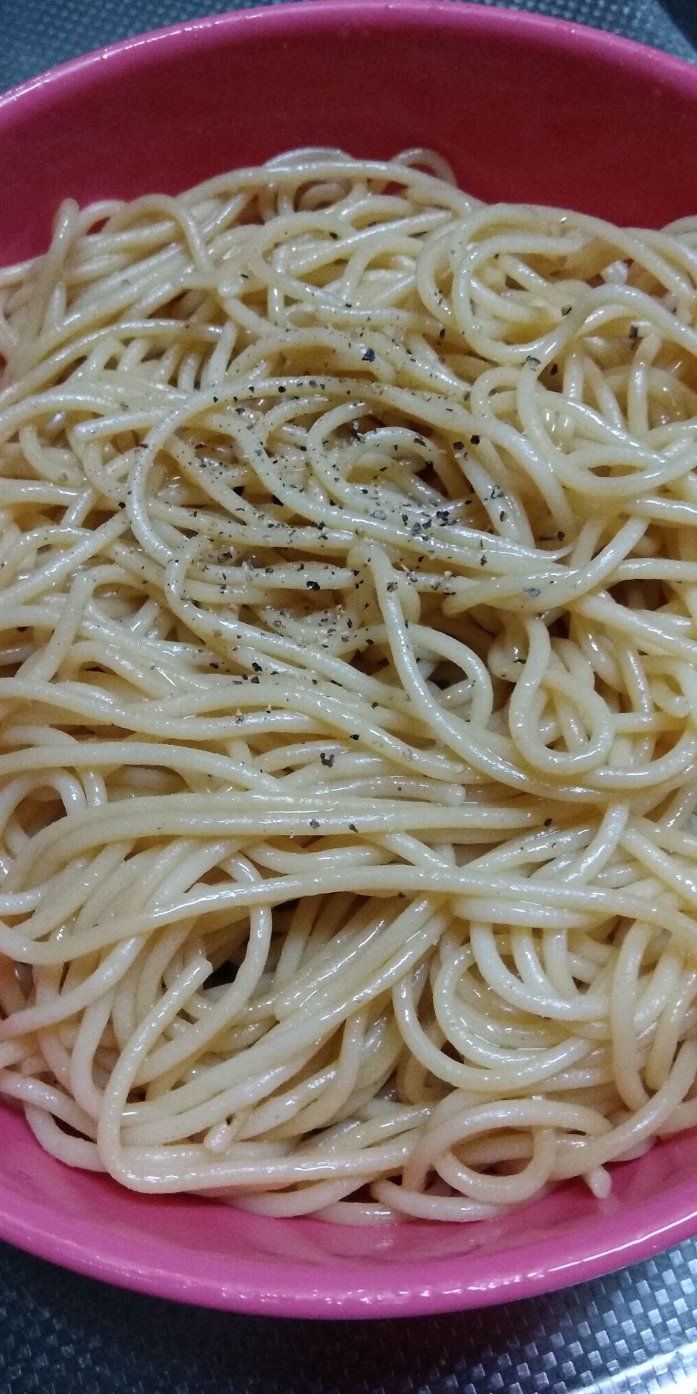 余ったパスタはワンボウルで!〜バター醤油味〜