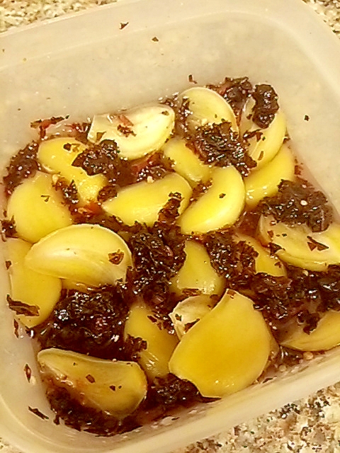 ニンニクの赤紫蘇漬け レシピ 作り方 By 櫻井愛 楽天レシピ