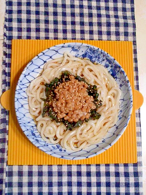 サツマイモの葉と納豆のぶっかけうどん♪