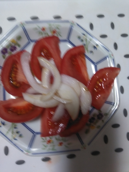 彩りサラダ♡血液サラサラ♡トマトと玉ねぎのサラダ