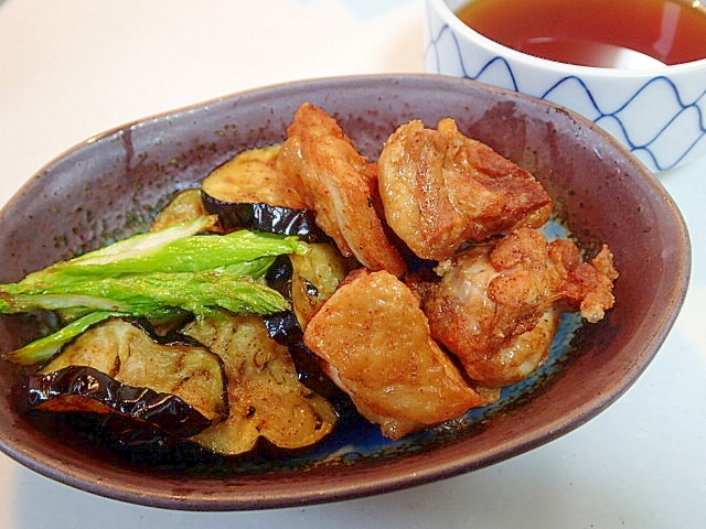 麺つゆで　鶏のから揚げと茄子・アスパラの素揚げ♪