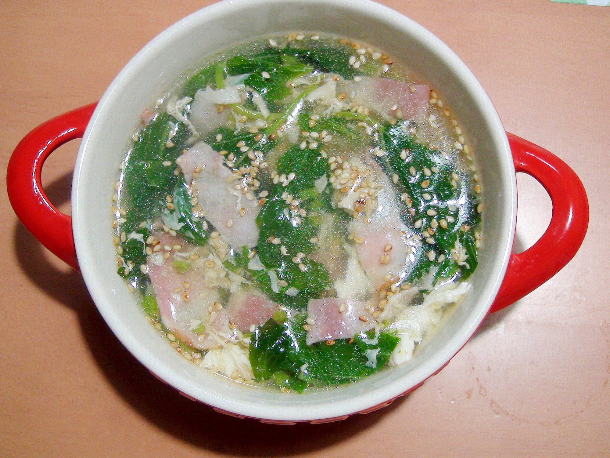 夏バテ防止に♪モロヘイヤ＆ベーコン＆卵の中華スープ
