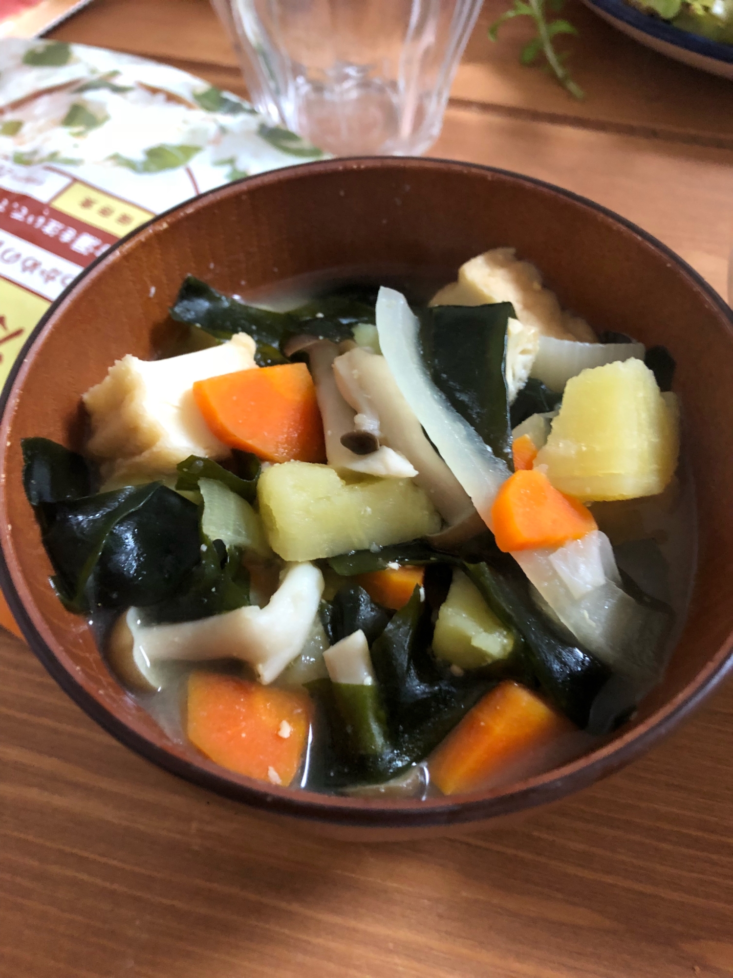 冷蔵庫の野菜で簡単味噌汁