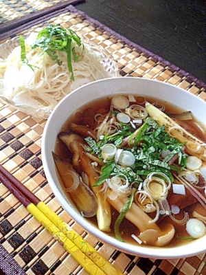 野菜とキノコたっぷり夏バテしらずもぐもぐそうめん♪