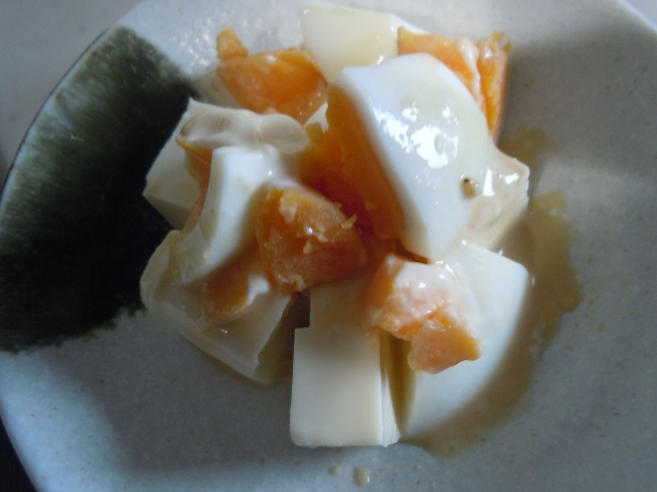 豆腐とゆで卵の麺つゆマヨサラダ