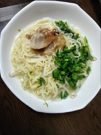 もやし♪とんこつラーメン˖✧˖°