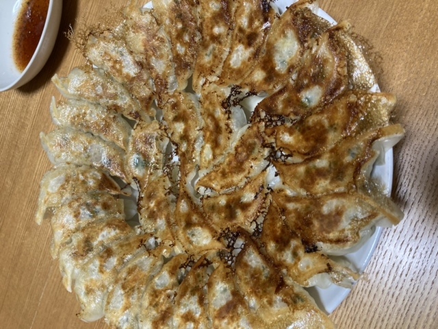 ビールにもご飯にも!!うちの餃子!!